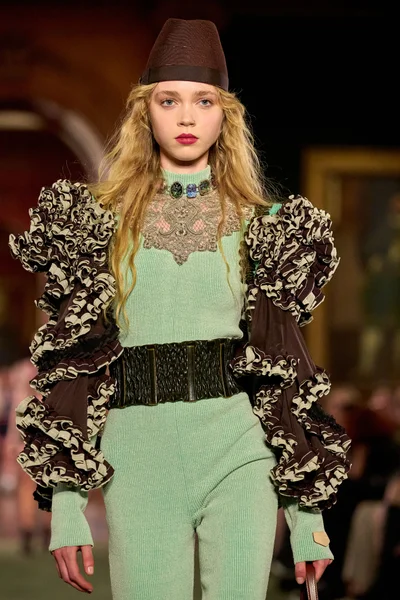 Look 146